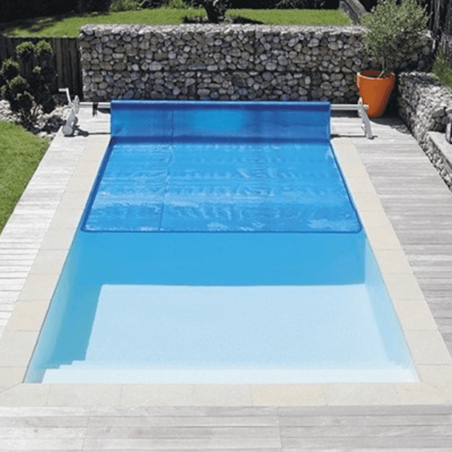 Pourquoi utiliser une couverture solaire pour chauffer naturellement votre piscine ?